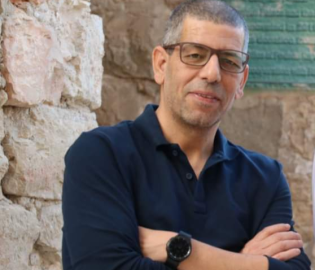 مقابلة مع الباحث والمؤسس إياد الرياحي حول شروط الاتحاد الأوروبي الجديدة وخطة الإصلاح المفروضة على الحكومة الفلسطينية